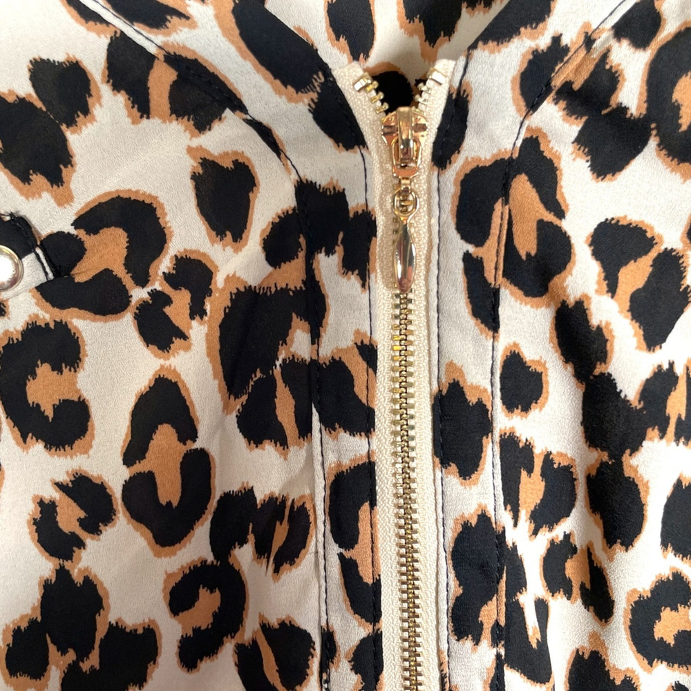 Torrid Harper Shirt 3 (3X) Animal Print Chiffon Roll Tab Popover Top EUC - Picture 8 of 9